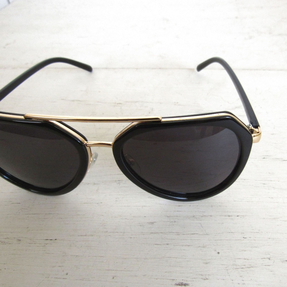 Black Gold Sunglasses Over Sized 60s Retro Style